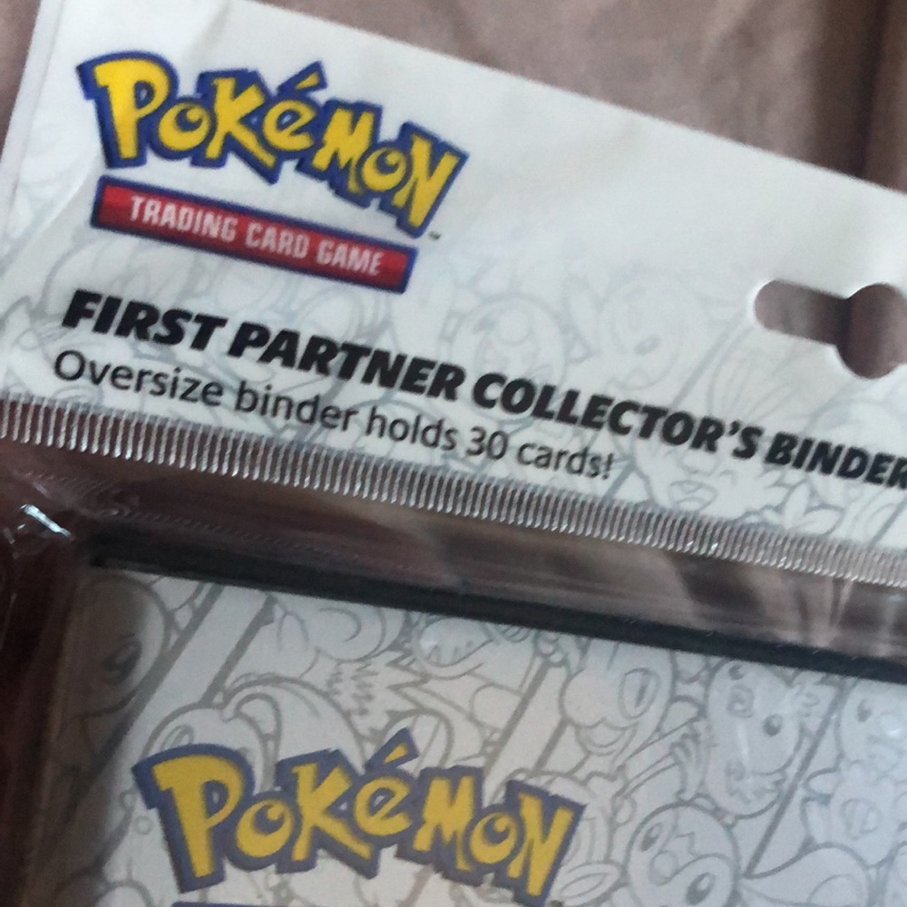 Pokémon collectors binder - Picture 2 of 6